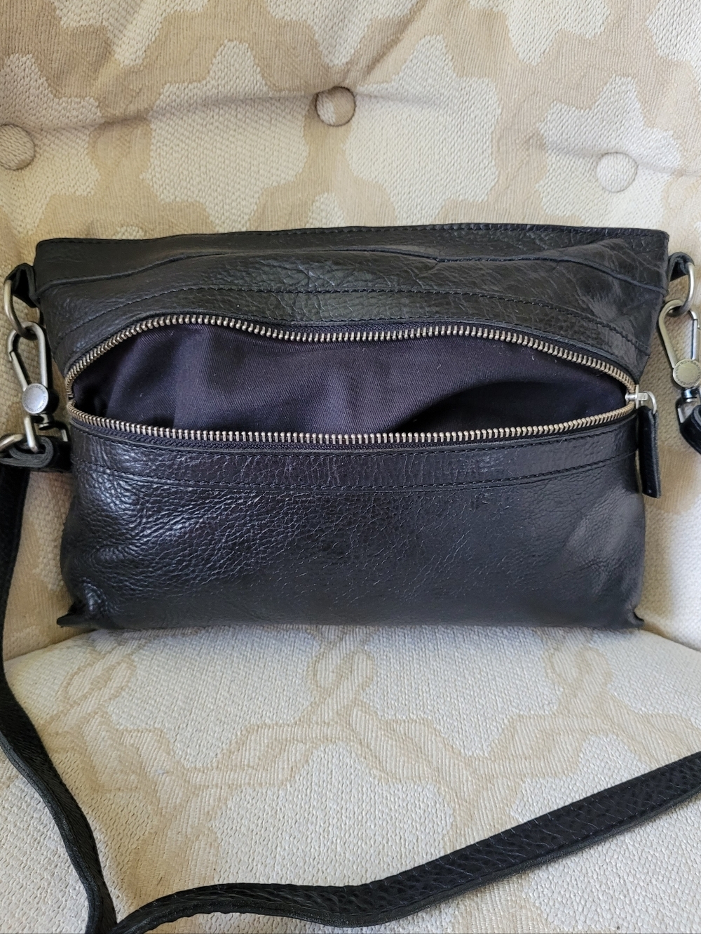 COWBOYSBAG LEATHER CROSSBODY BAG PURSE ADJUSTABLE ZIPPER BLACK SILVER - Picture 8 of 16